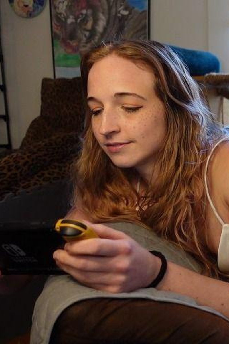 Gaming Interrupted - Screenshot 1 of 4 - Blowjob