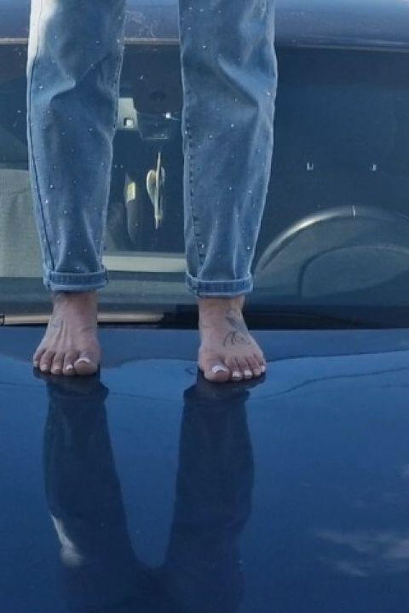 TP-manyvidscrystalmary001-smoke-dance-barefoot-on-the-hood-of-a-bmw