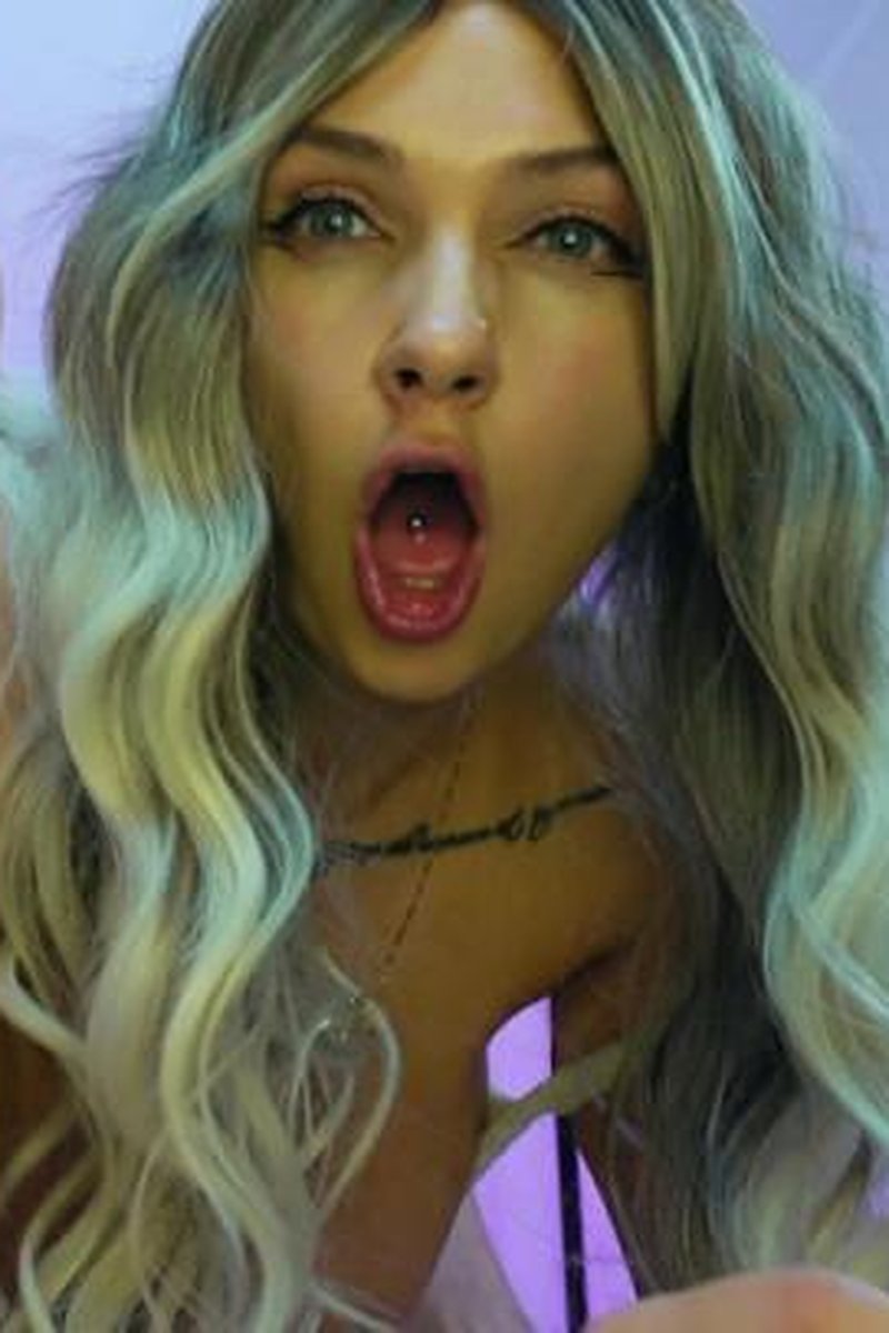 Blond Suka - Screenshot 1 of 4 - All Sex