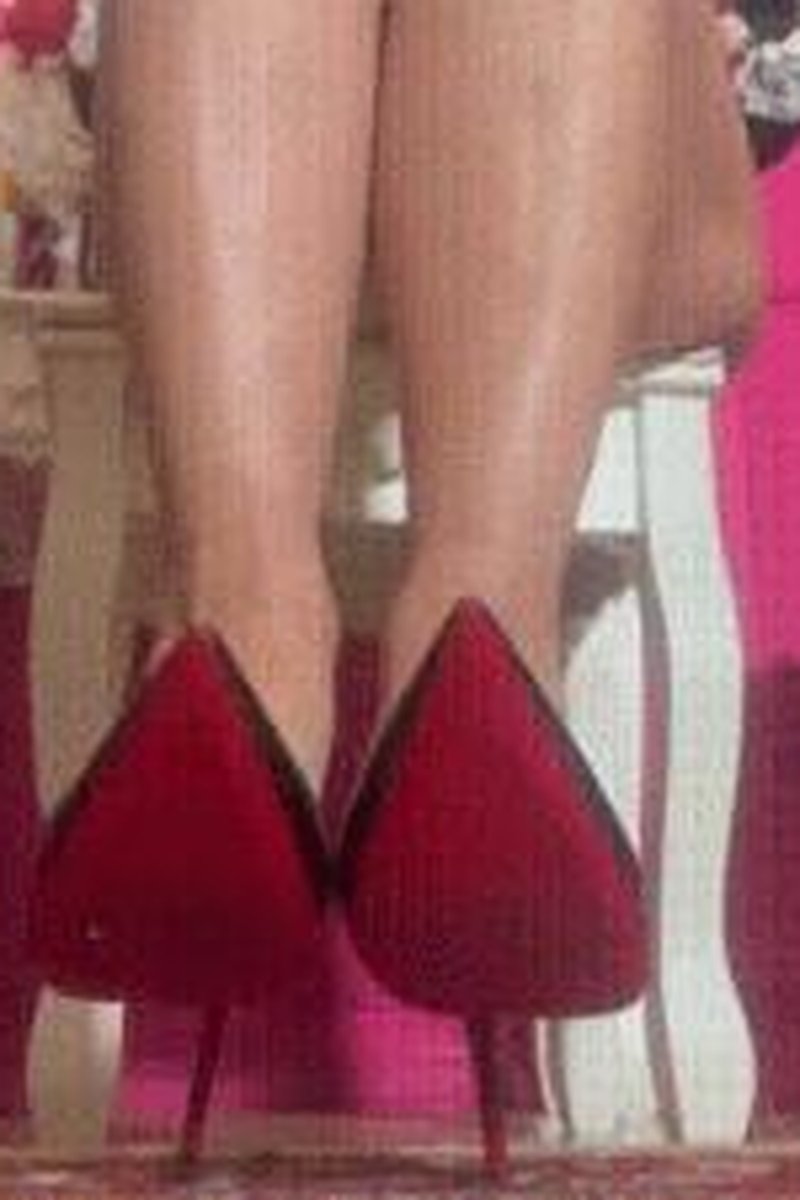 Mistress Lily Dupont: Dangling - Screenshot 1 of 4 - Dangling