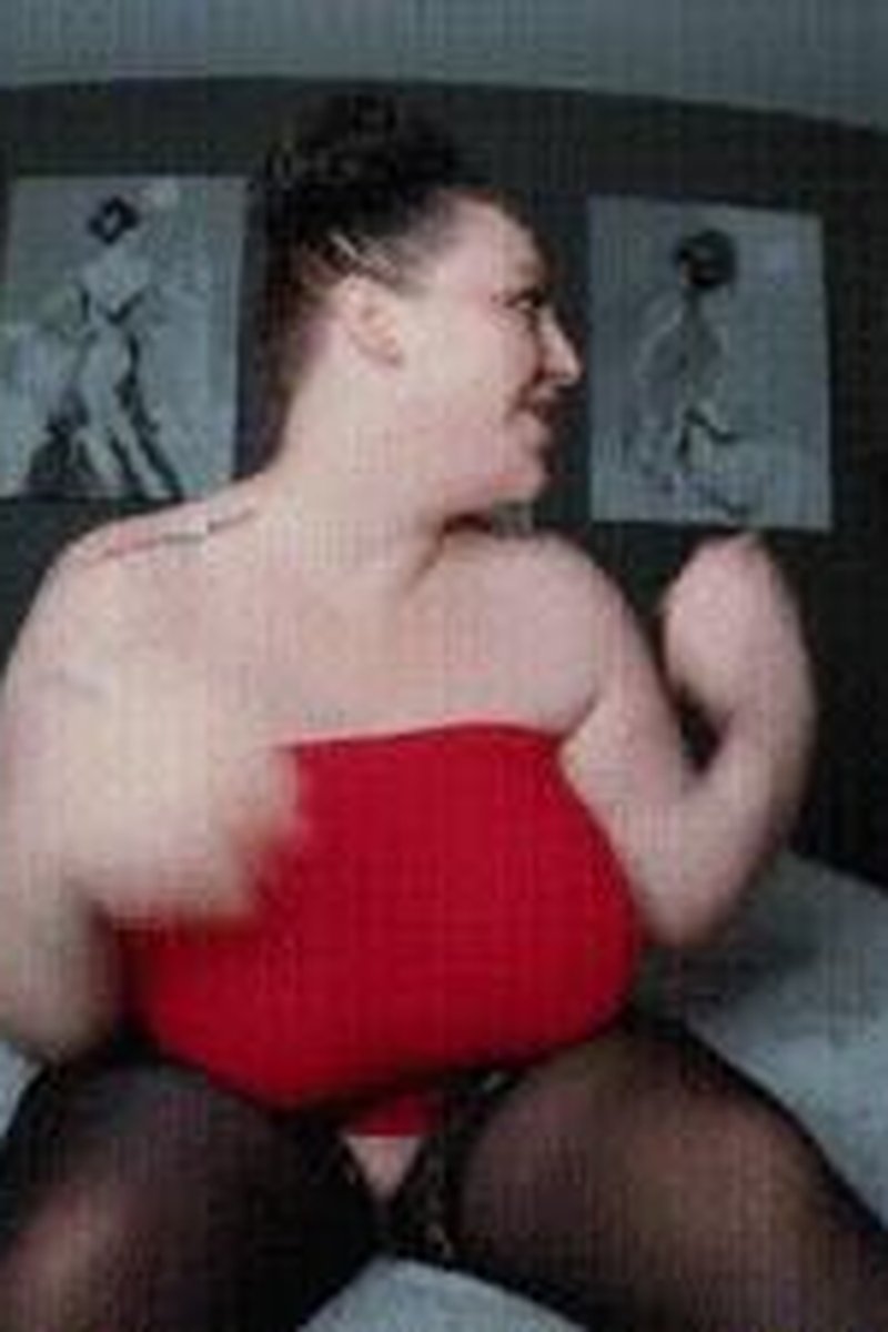 Sneaking Out - Screenshot 1 of 4 - BBW