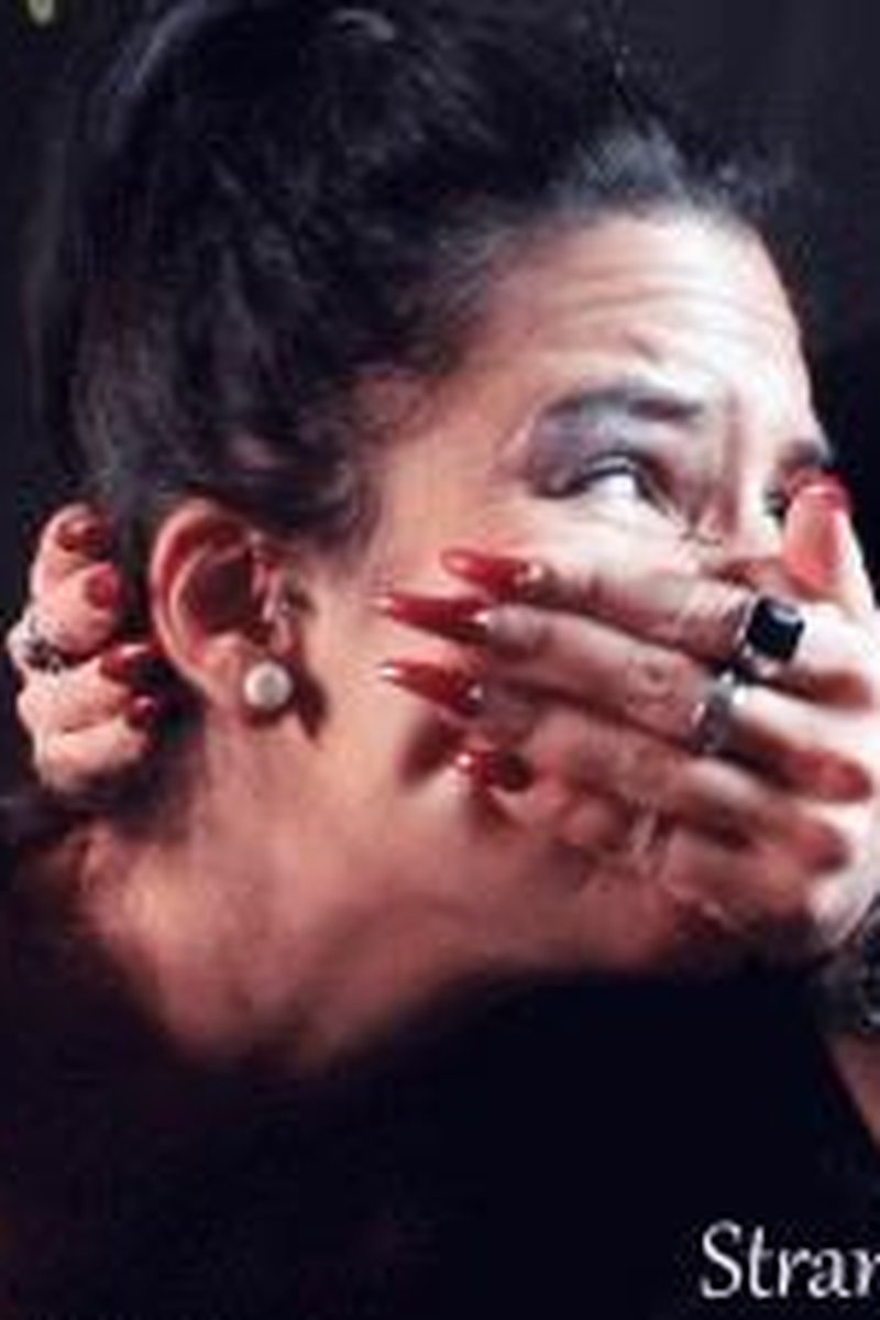 Long Red Nails Hom And Foot Whip - Screenshot 1 of 4 - Bondage