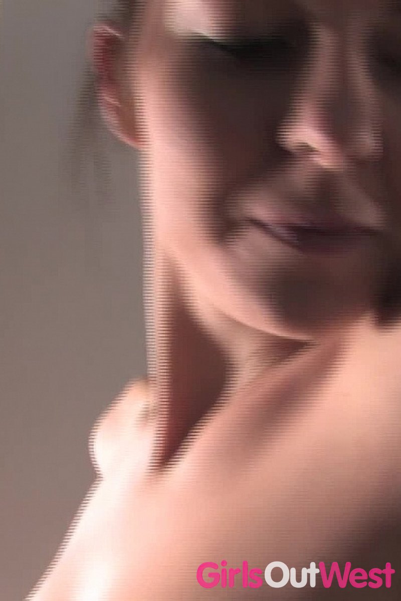 Anna - Beautiful FLASHBACK - Screenshot 1 of 4 - Bathroom