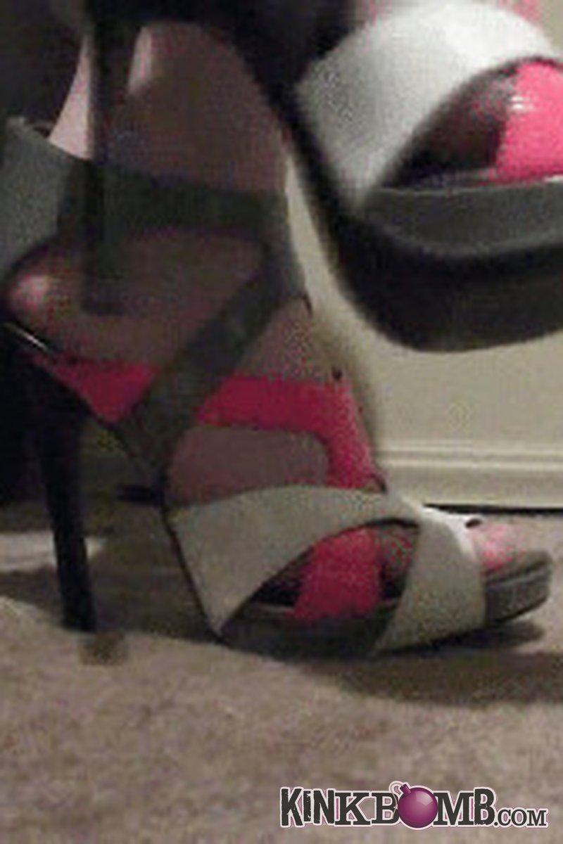 Princess Aimee: at My Feet 2 (High Res) - Screenshot 1 of 4 - Shoes
