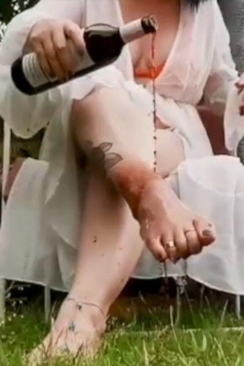 Grape Juice - Screenshot 1 of 4 - Foot Fetish