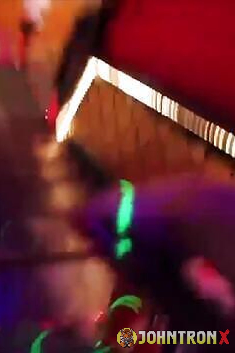Veregit - Screenshot 1 of 4 - Blowjob
