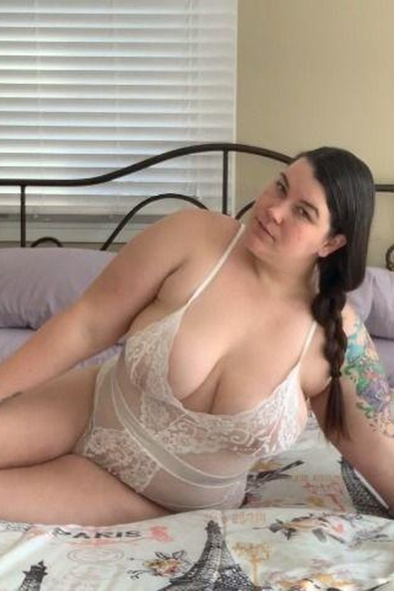 Double Milk - Screenshot 1 of 4 - Femdom