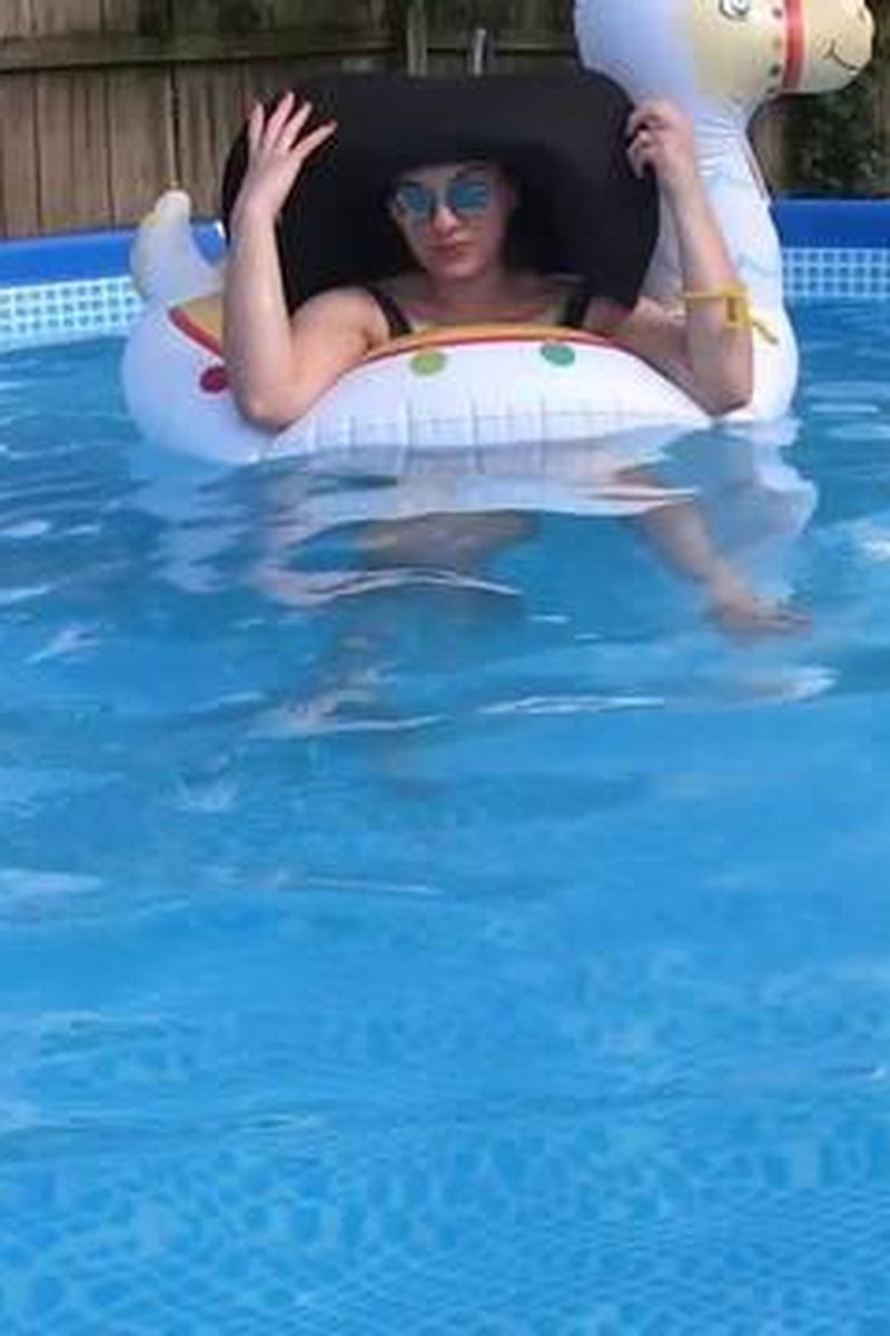 Inflatable Swimming - Screenshot 1 of 4 - Amateur