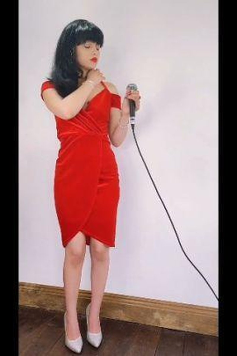 Singing - Screenshot 1 of 4 - Babes