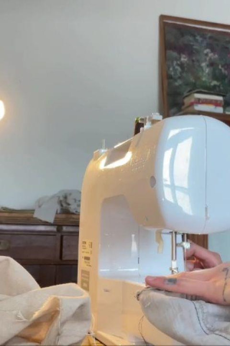 Sewing Something Pretty - Screenshot 1 of 4 - Babes