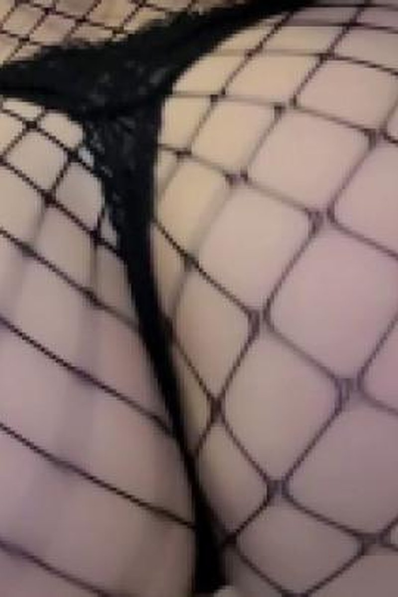 Twerk Fishnet - Screenshot 1 of 4 - Anal