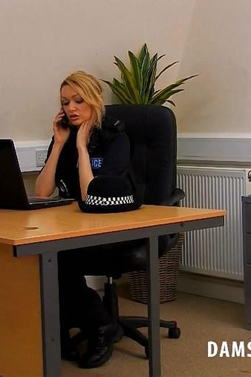 Amber Jayne - Screenshot 1 of 4
