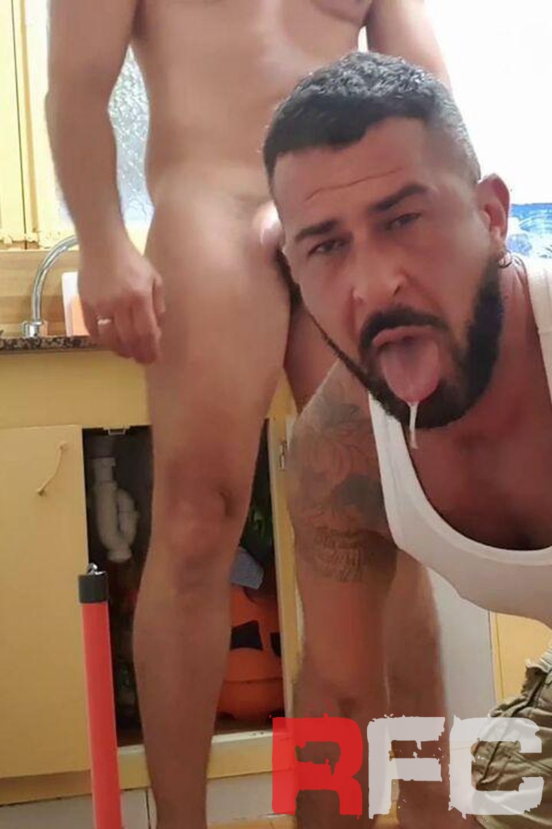 The Plumber - Screenshot 1 of 4 - Big Muscle Guys