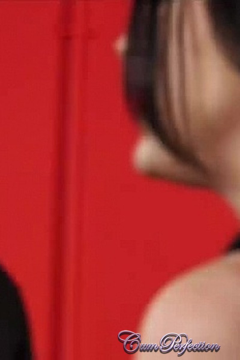 Please Let Me in - Screenshot 1 of 4 - Blowjob