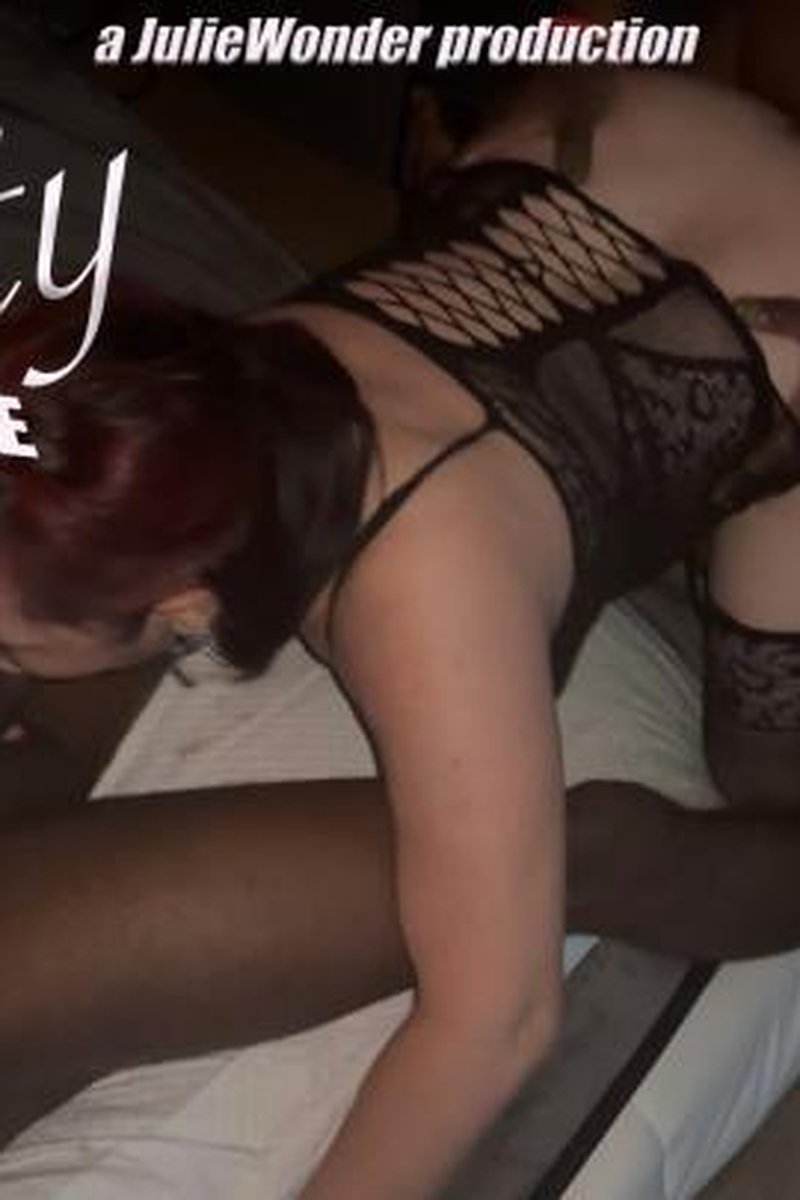 Sex Party Threesome - Screenshot 1 of 4 - BBC
