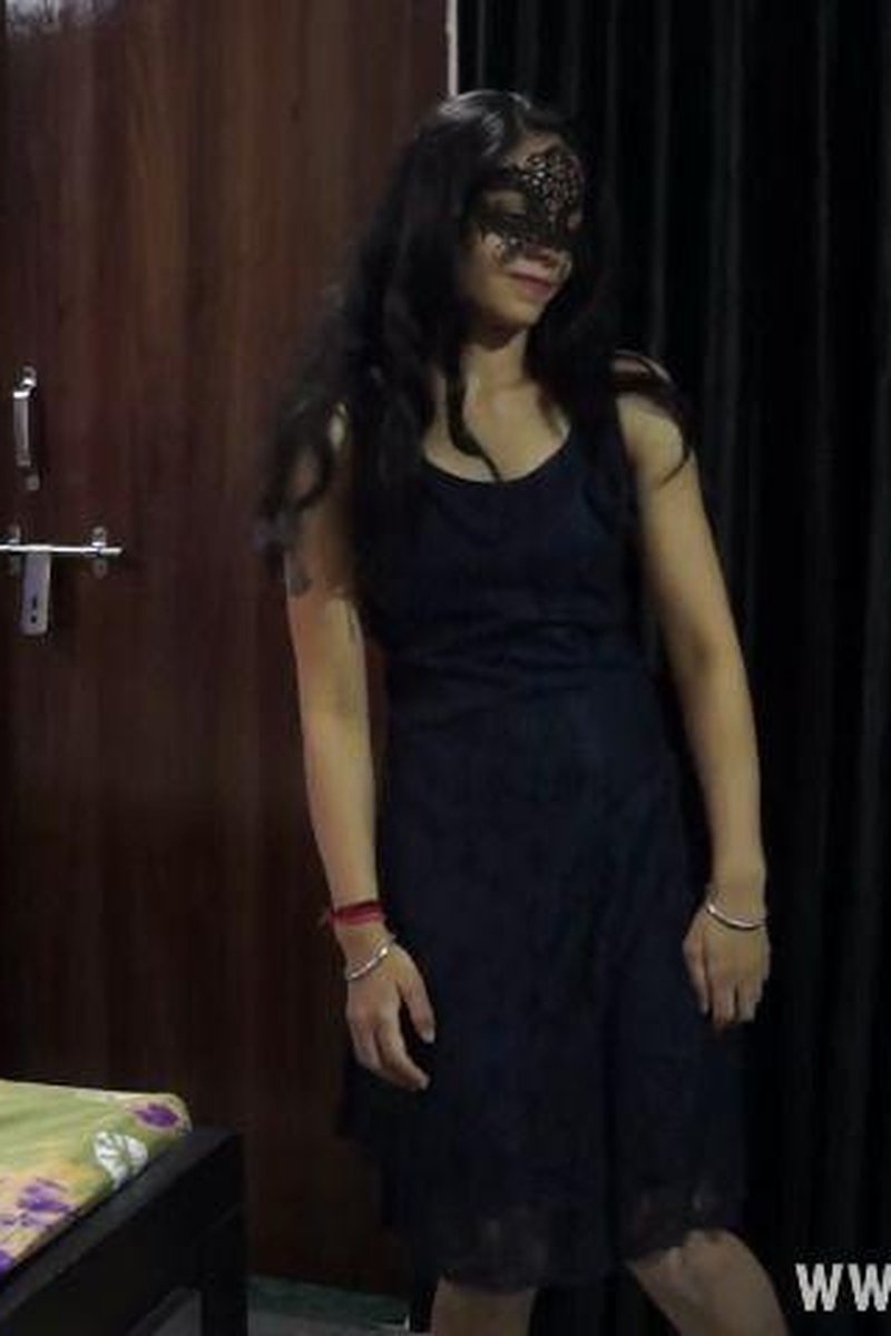 TP-manyvidsindianbhabhijigna-indian-girl-jigna-in-dance-solo-strip