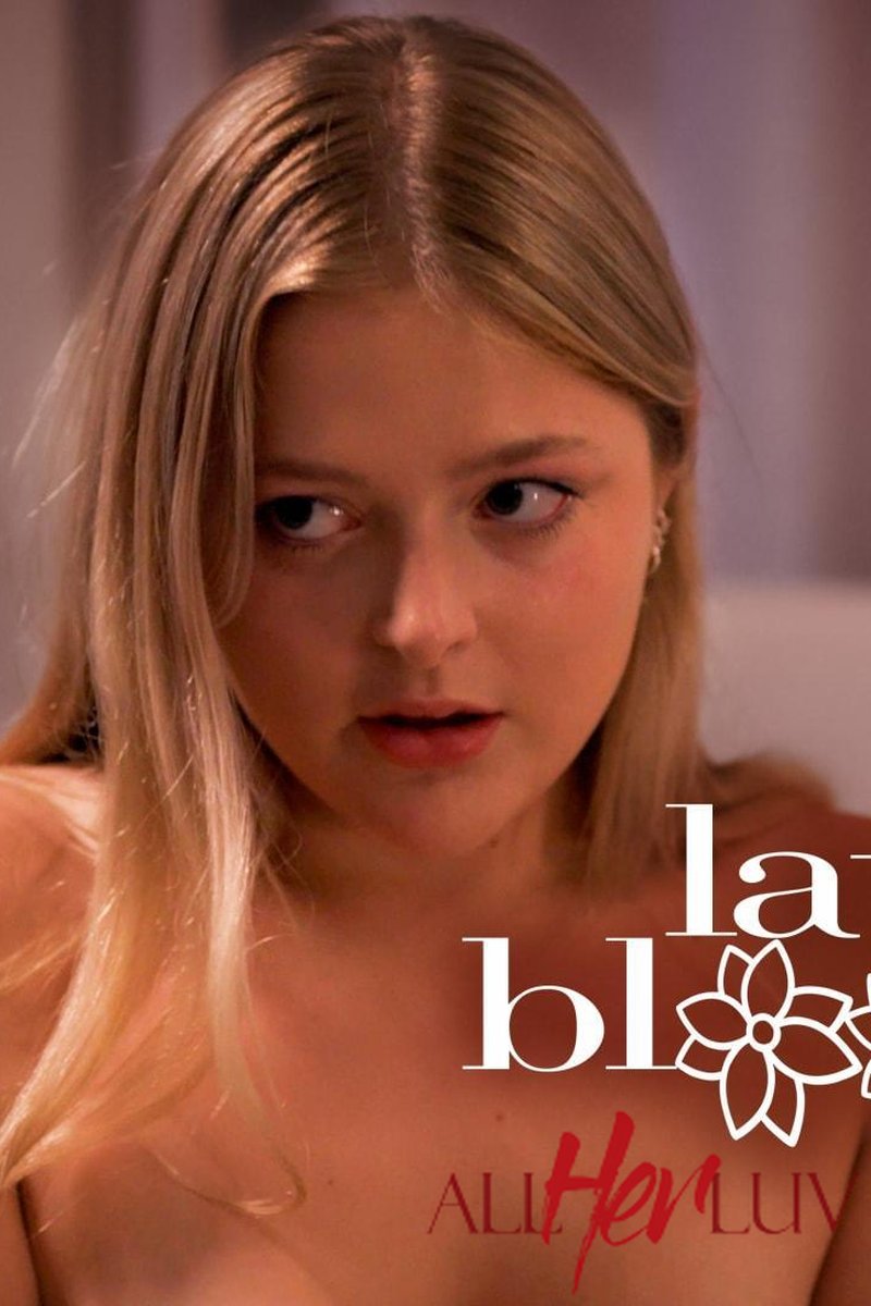 Late Bloomer - Screenshot 1 of 4 - Facesitting