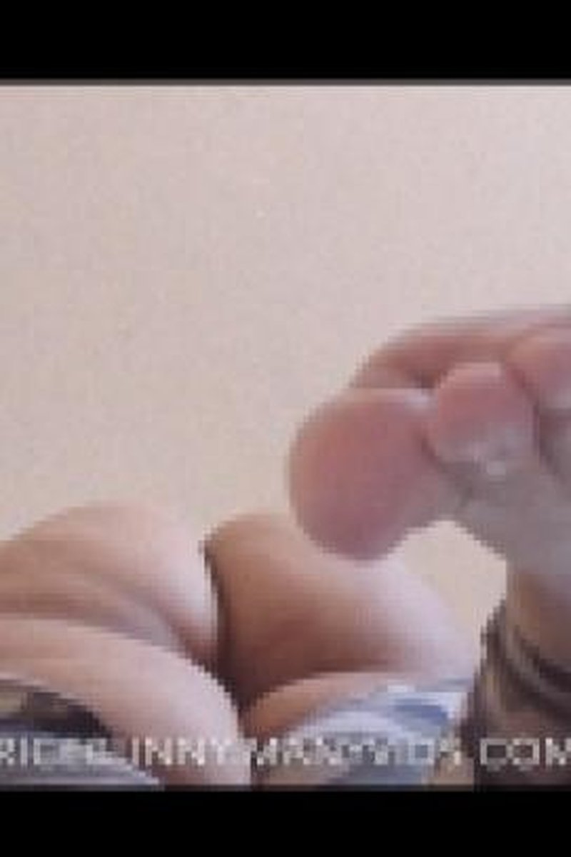 Tiny Guy Tease - Screenshot 1 of 4 - BBW