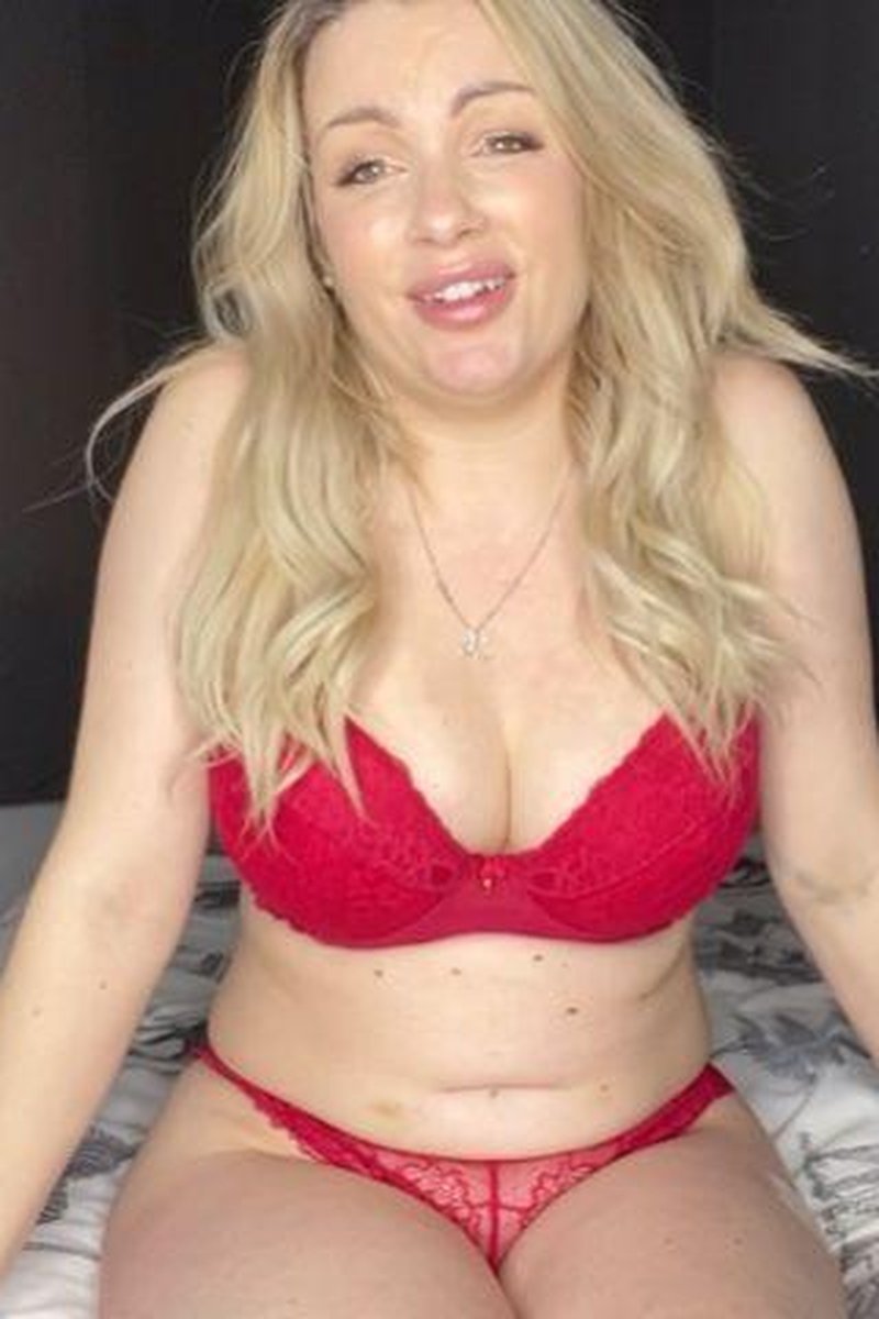 Cannot Stop Eating Carbs - Screenshot 1 of 4 - BBW