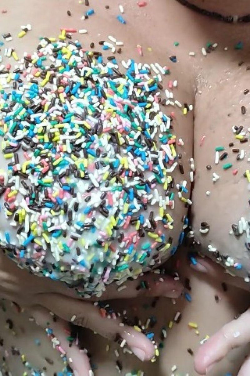 Candy MILF thumbnail