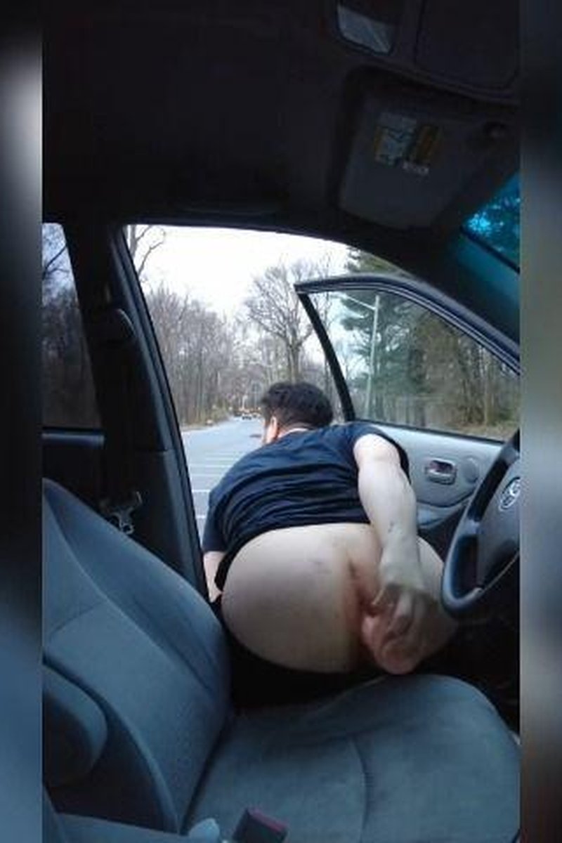 Car Play - Screenshot 1 of 4 - Anal Masturbation