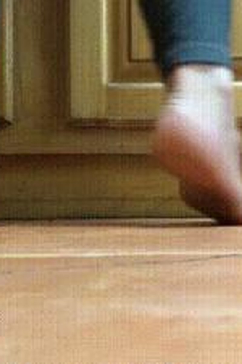 Peeping Tiny - Screenshot 1 of 4 - Fetish