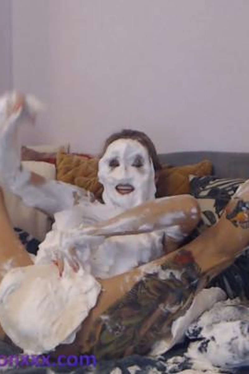 Cream Girl - Screenshot 1 of 4 - Babes