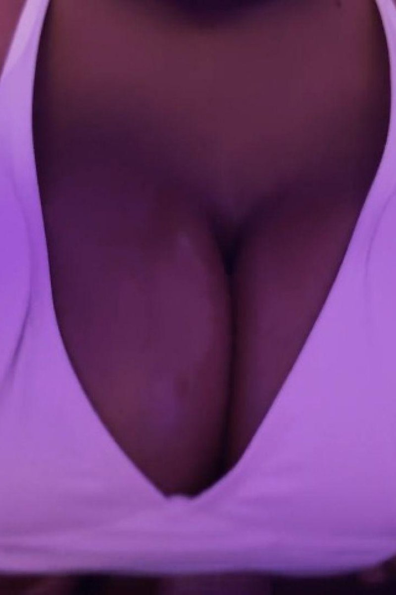 Alex - Screenshot 1 of 4 - Big Tits