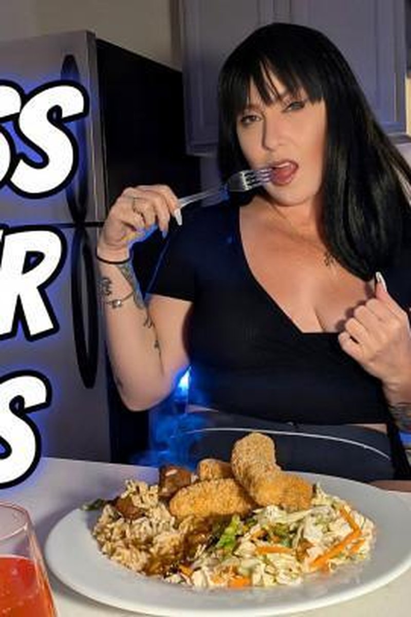 Topless Dinner Burps - Screenshot 1 of 4 - Brown Hair