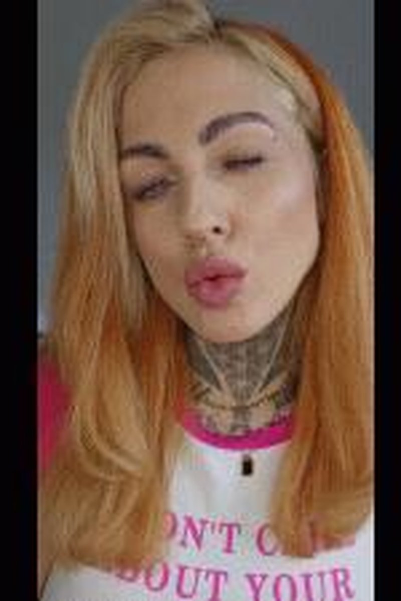 Middle Finger Kissing/ Humiliation/ CEI - Screenshot 1 of 4 - Cum Eating