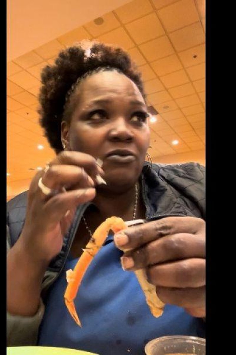 Seafood Buffet Pt2 - Screenshot 1 of 4 - BBW