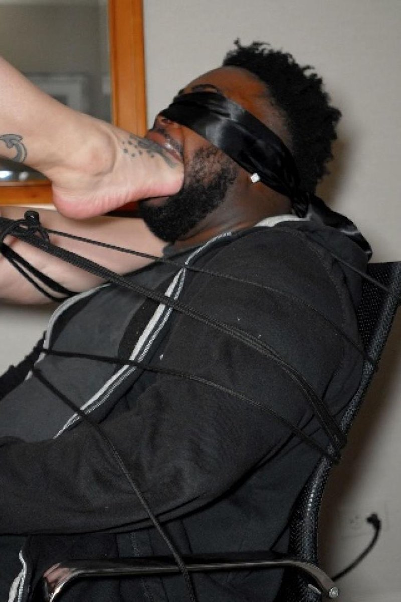 Dominating Steven - Screenshot 1 of 4 - Femdom