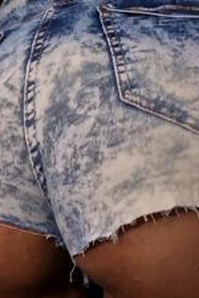Close-Up Farting In Bootyshorts - Screenshot 1 of 4 - Big Ass