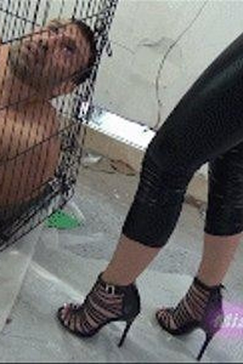 Caged Extortion (Sd) - Screenshot 1 of 4 - Blackmail