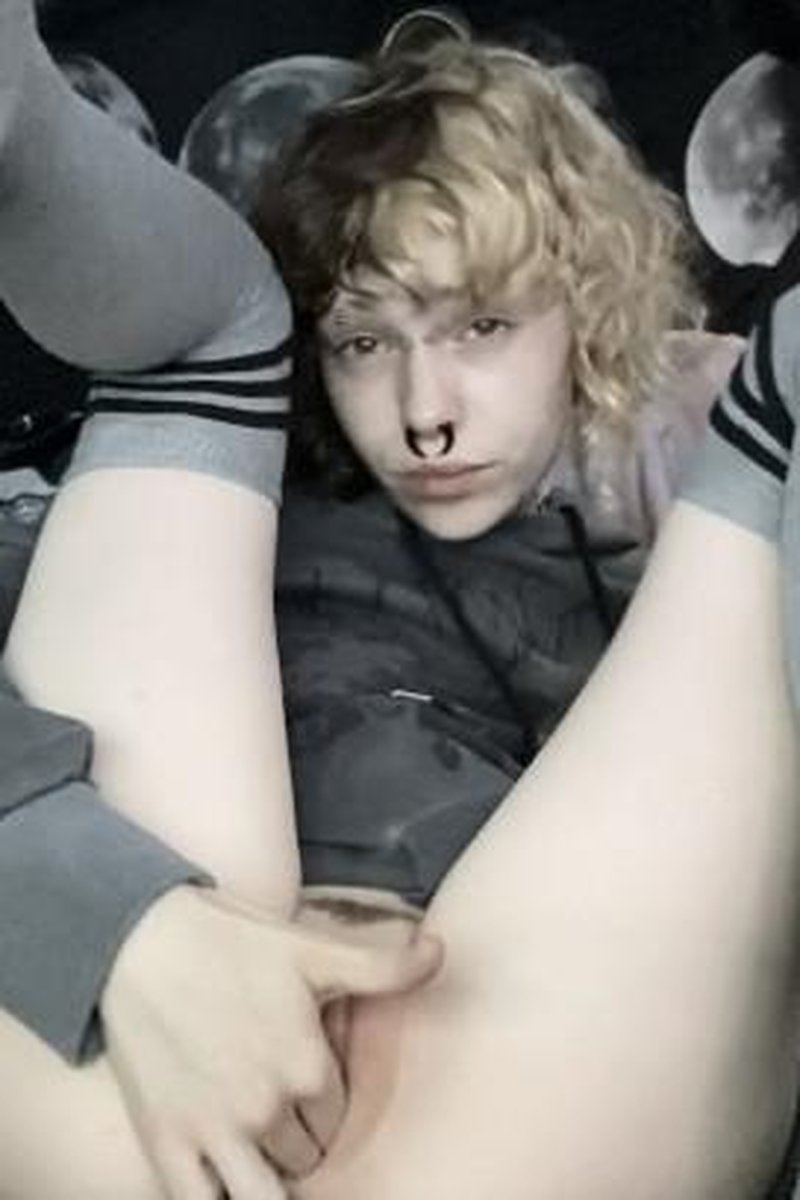 Pretty Trans Boy Fingers His Tight Hole - Screenshot 1 of 4 - Fingering