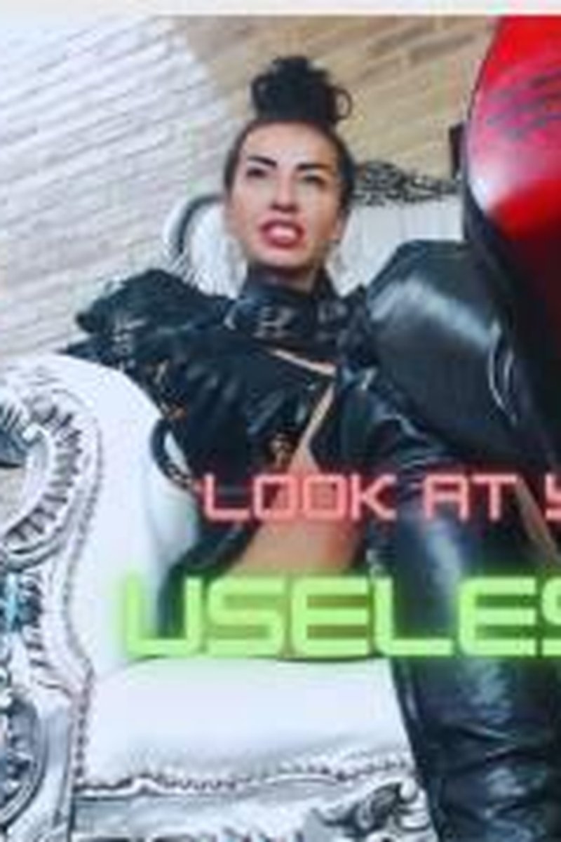 Look At You, Useless - Screenshot 1 of 4 - Boots