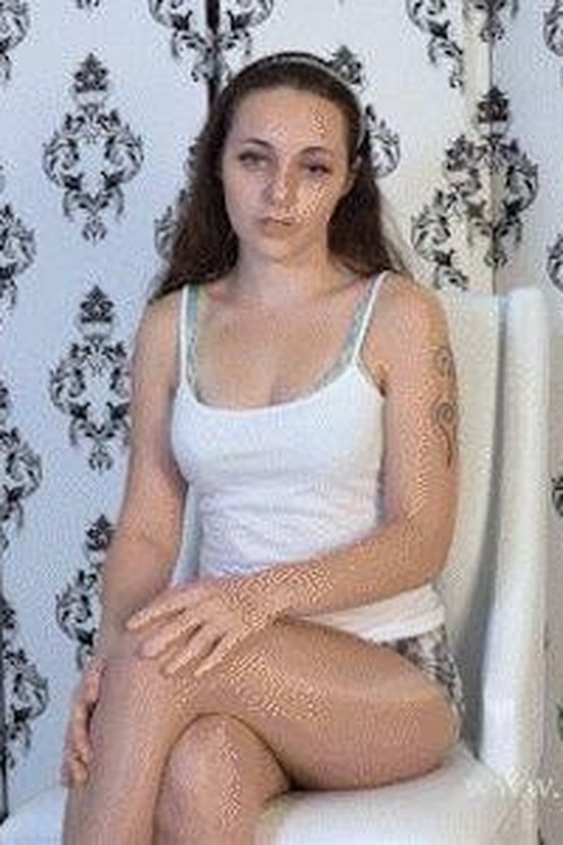 The Casting Couch - Screenshot 1 of 4 - Broken