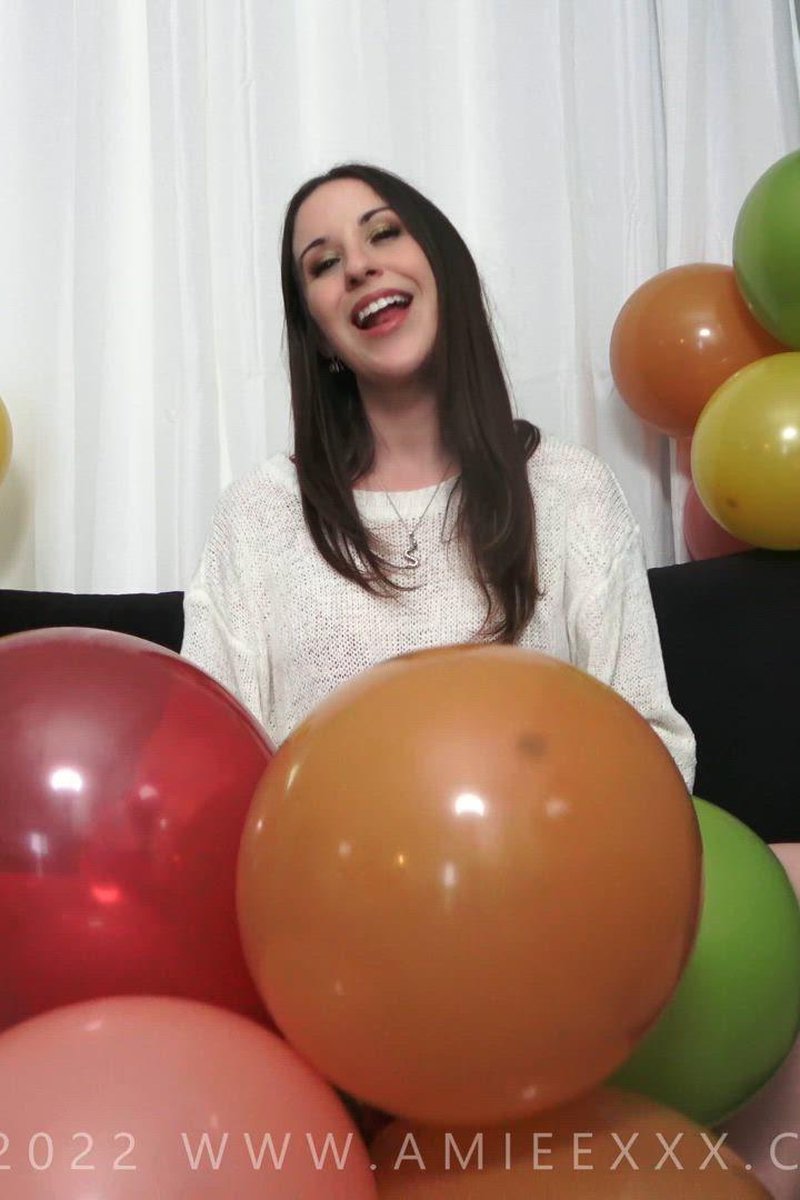 Fall Balloon Clusters - Screenshot 1 of 4 - Balloon Fetish
