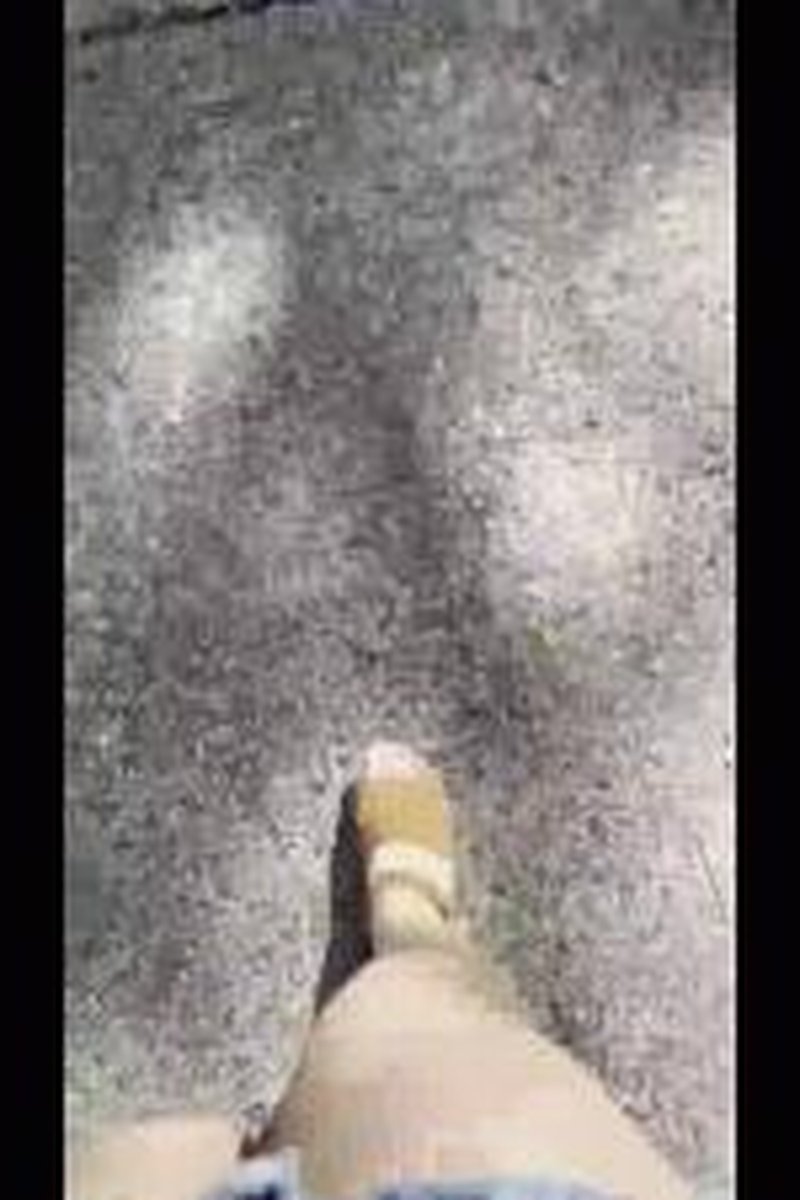 Watch Me Walk Rip Off - Screenshot 1 of 4 - Foot Fetish