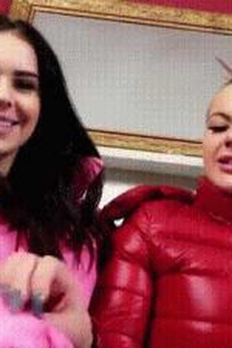 Puffer Jacket JOI - Screenshot 1 of 4 - Babes