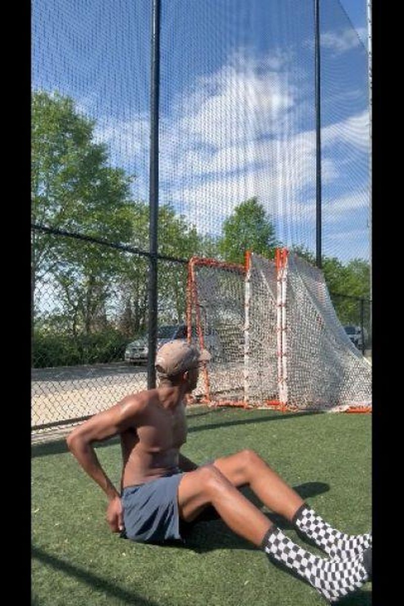 Quick Stretch / Warmup 2 - Screenshot 1 of 4 - Health And Fitness