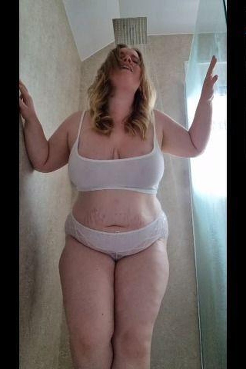 Lovense Shower Control - Screenshot 1 of 4 - Ass Worship