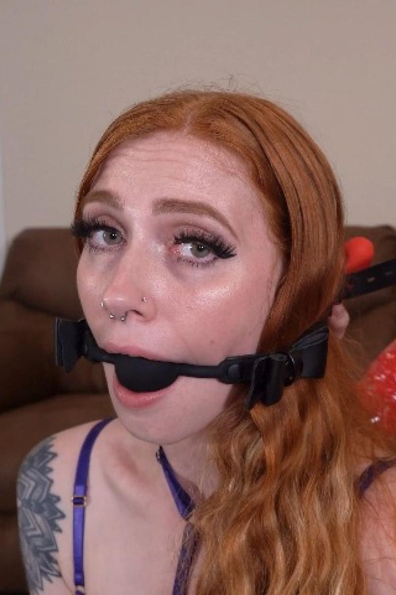 Step-Mommy Wants To Play With Her Pets - Screenshot 1 of 4 - Femdom