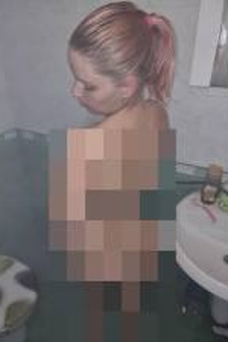 Shower..Nude - Screenshot 1 of 4 - Ass Worship