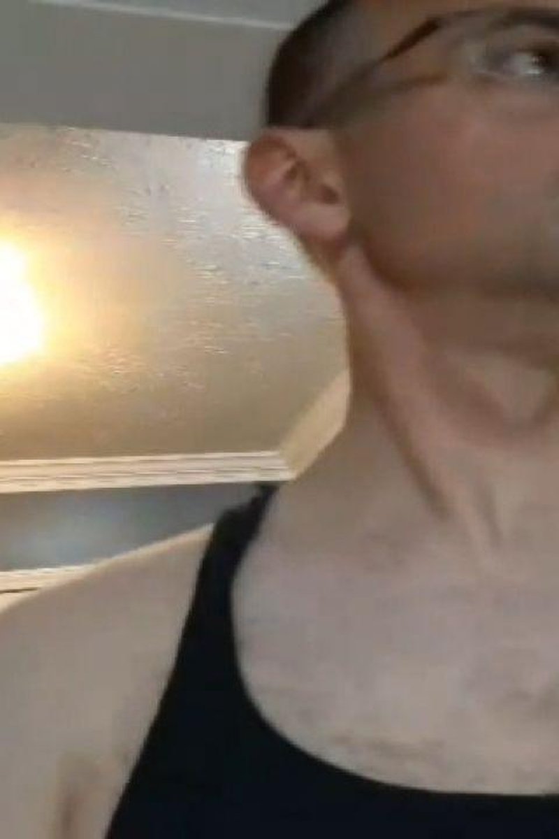 Taking A Leak - Screenshot 1 of 4 - Cock Play