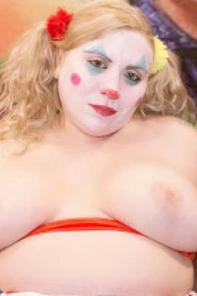 Clown Masturbation - Screenshot 1 of 4 - BBW