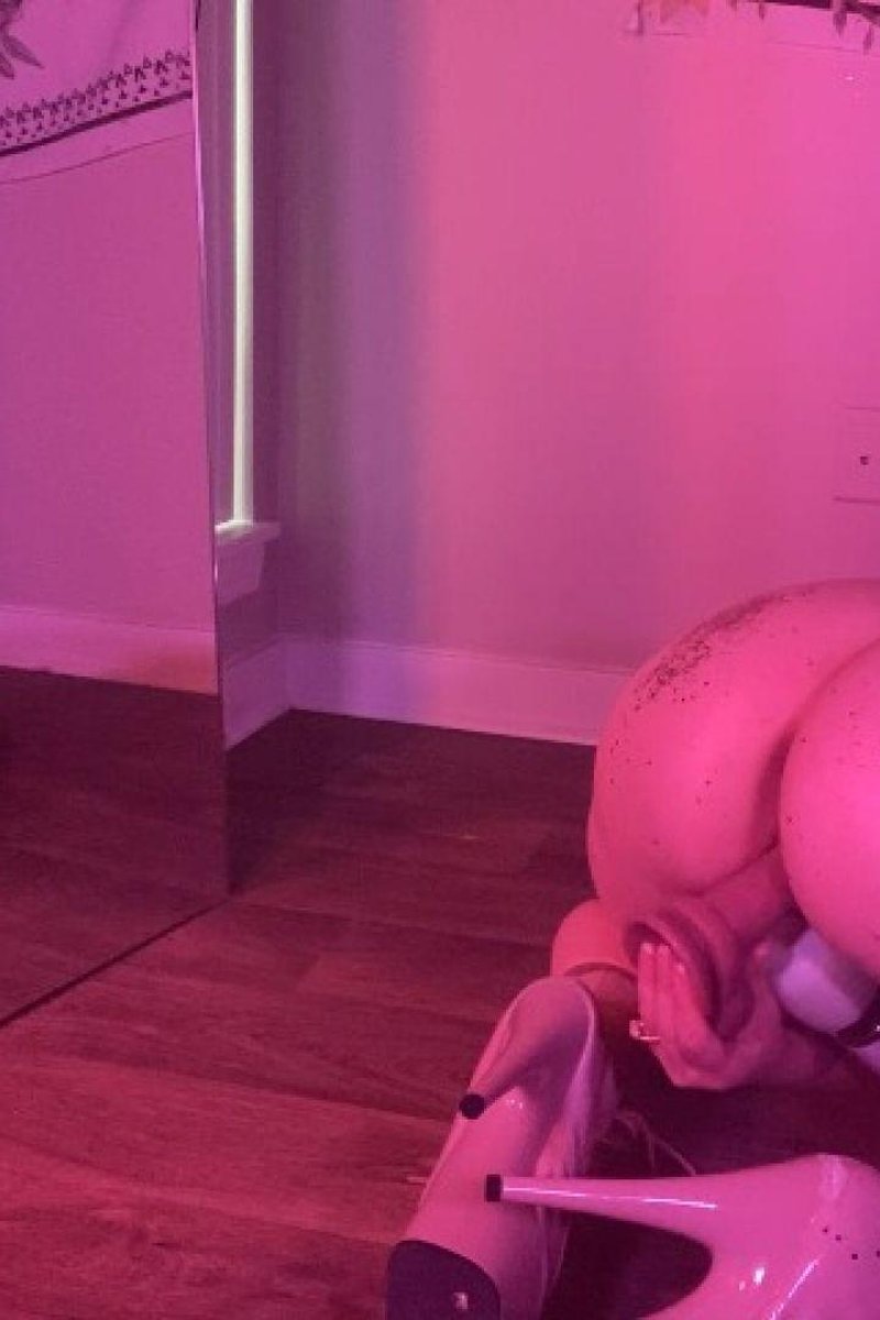 Slutty Stripper Hookup - Screenshot 1 of 4 - Shoes
