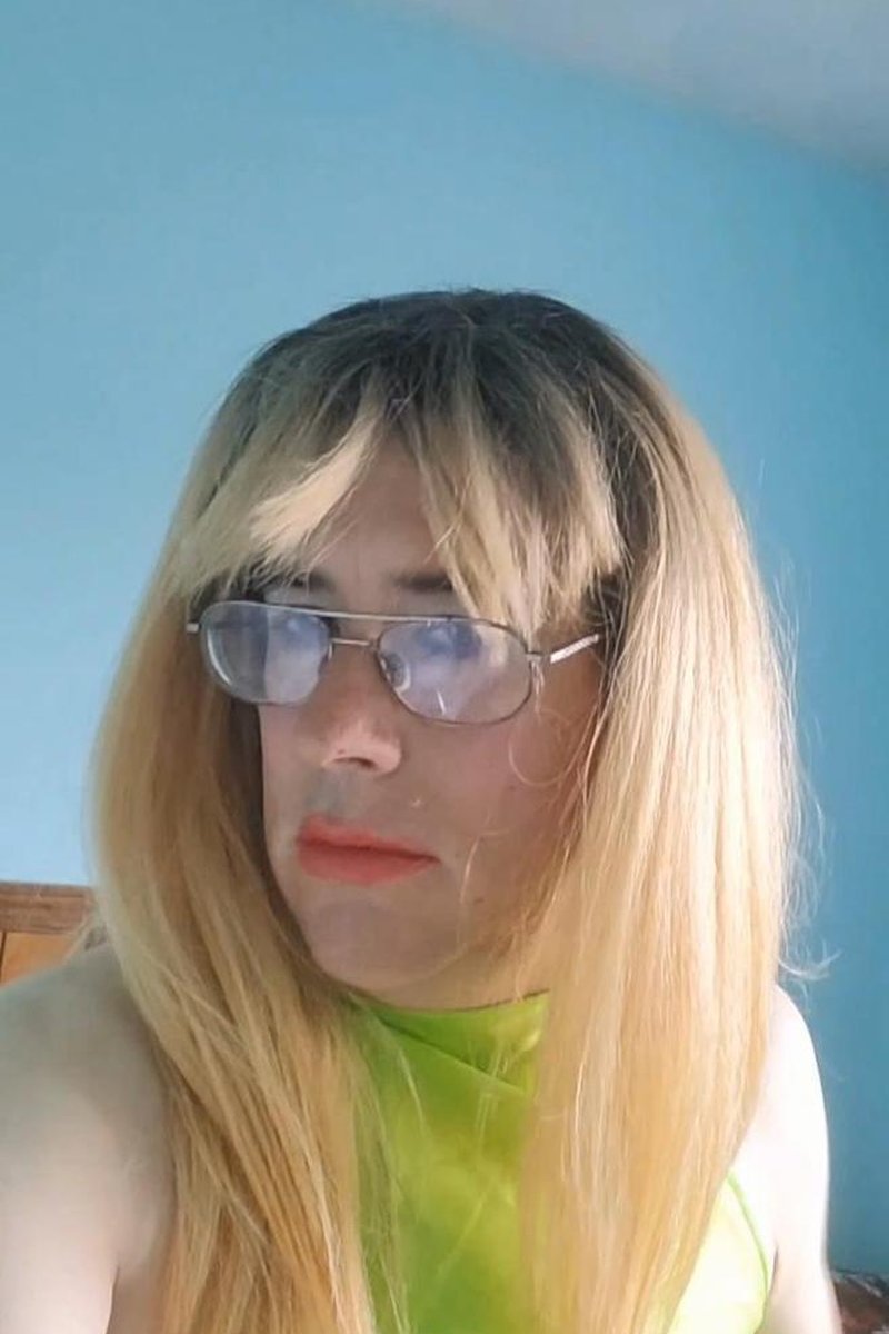 Feeling Sexy - Screenshot 1 of 4 - Close Up
