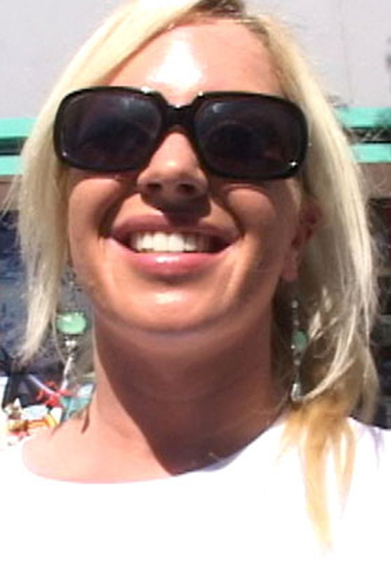 Simone - V2 - Screenshot 1 of 4 - Amateur