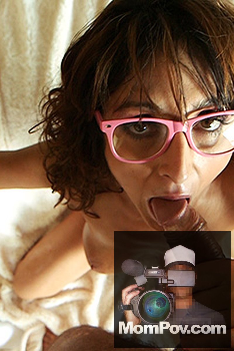 Amber Sucks 2 Cocks - Screenshot 1 of 4 - Amateur